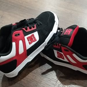 DC men shoe